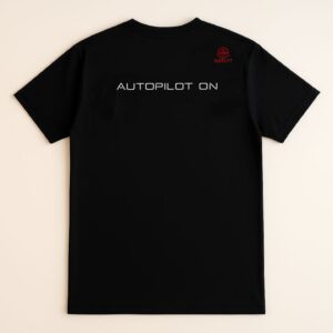 T-shirt “AUTOPILOT ON” – ODELTY | Cotone 190gr, Ricamo fronte/retro